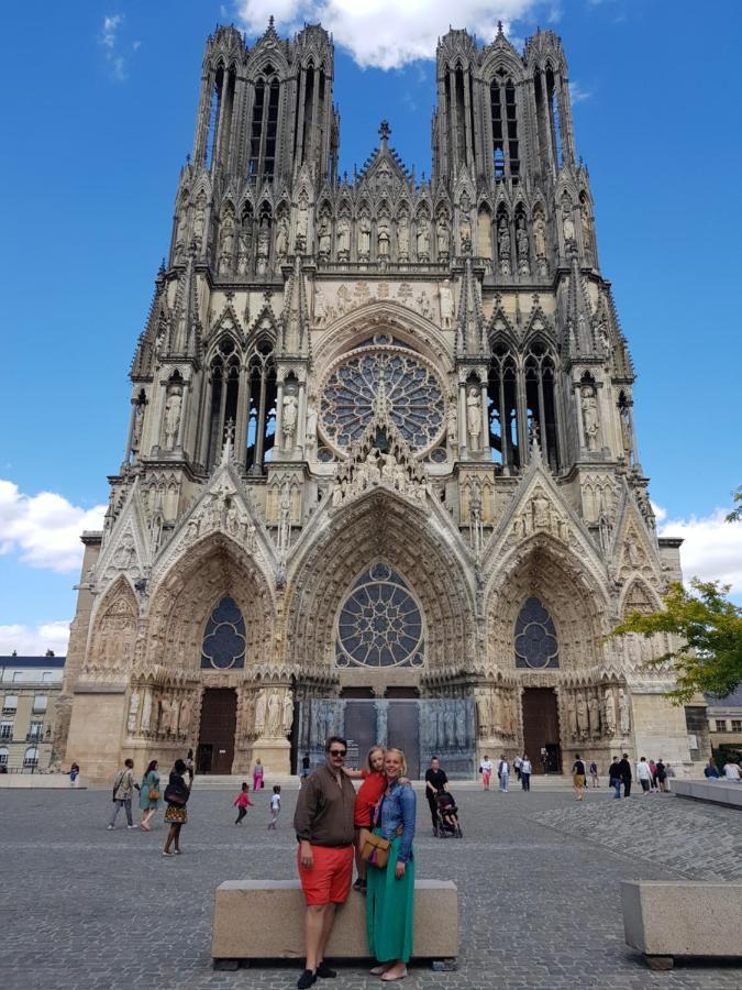 Perrier Lägenhet Reims Exteriör bild