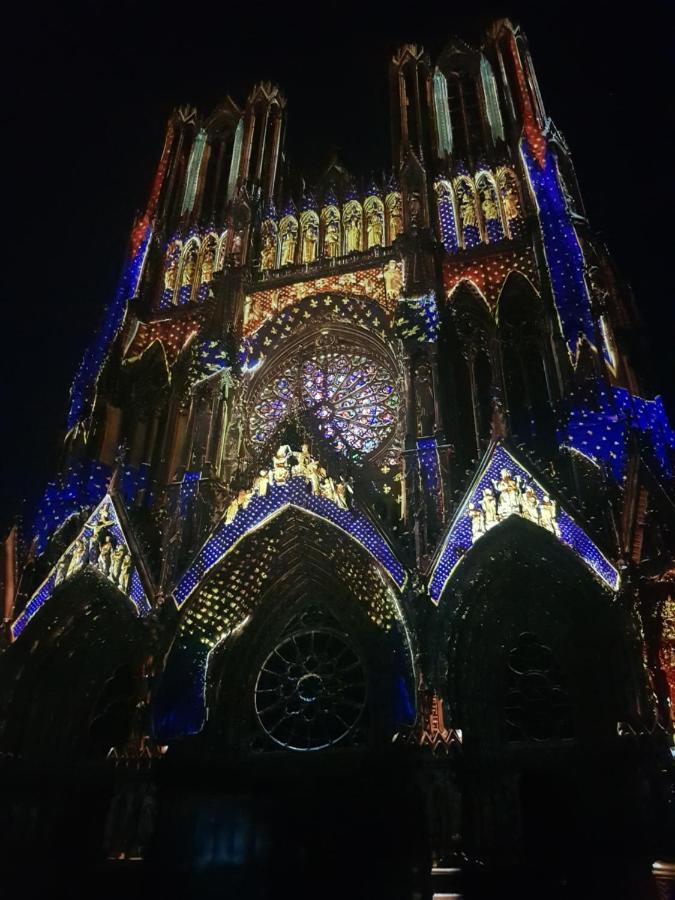 Perrier Lägenhet Reims Exteriör bild